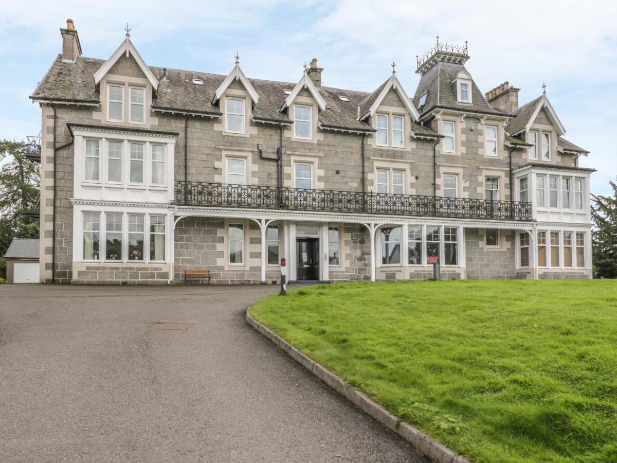 10 Monarch Country Apartments Newtonmore Exterior foto